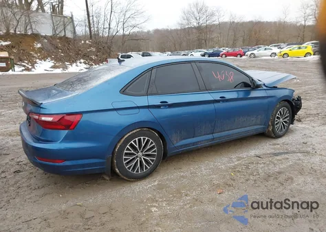 2021 Volkswagen Jetta 1.4T R-Line/1.4T S z USA, uszkodzony, nr VIN 3VWN57BU2MM059728